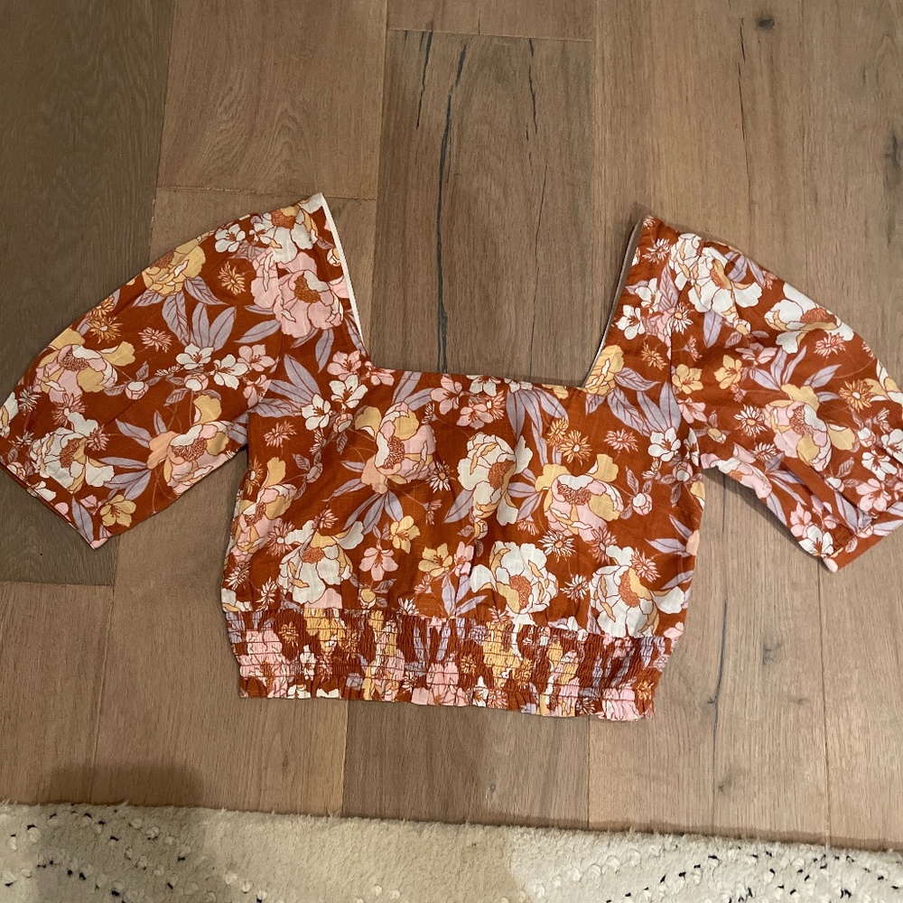BRAND NEW Roxy floral top